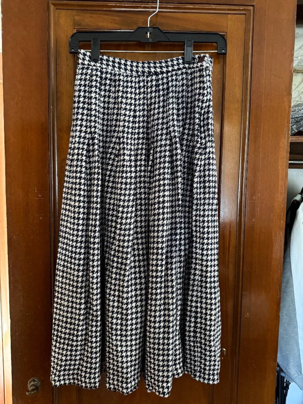 Vintage Petite 80s Saks Fifth Avenue Houndstooth Pleated A Line Skirt